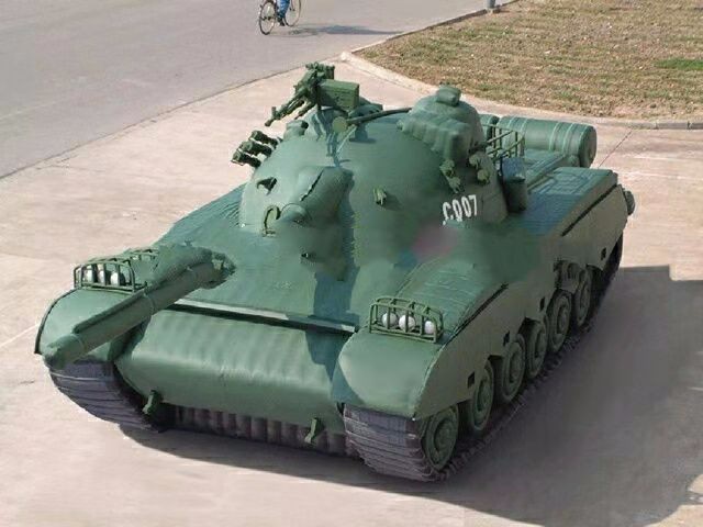 藤县军用充气坦克车